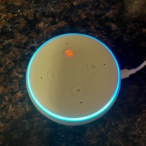 Amazon Echo Dot (3rd Gen) - Smart Speaker with Alexa - Sandstone -used